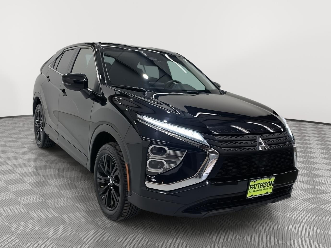 2023 Mitsubishi Eclipse Cross LE's photo