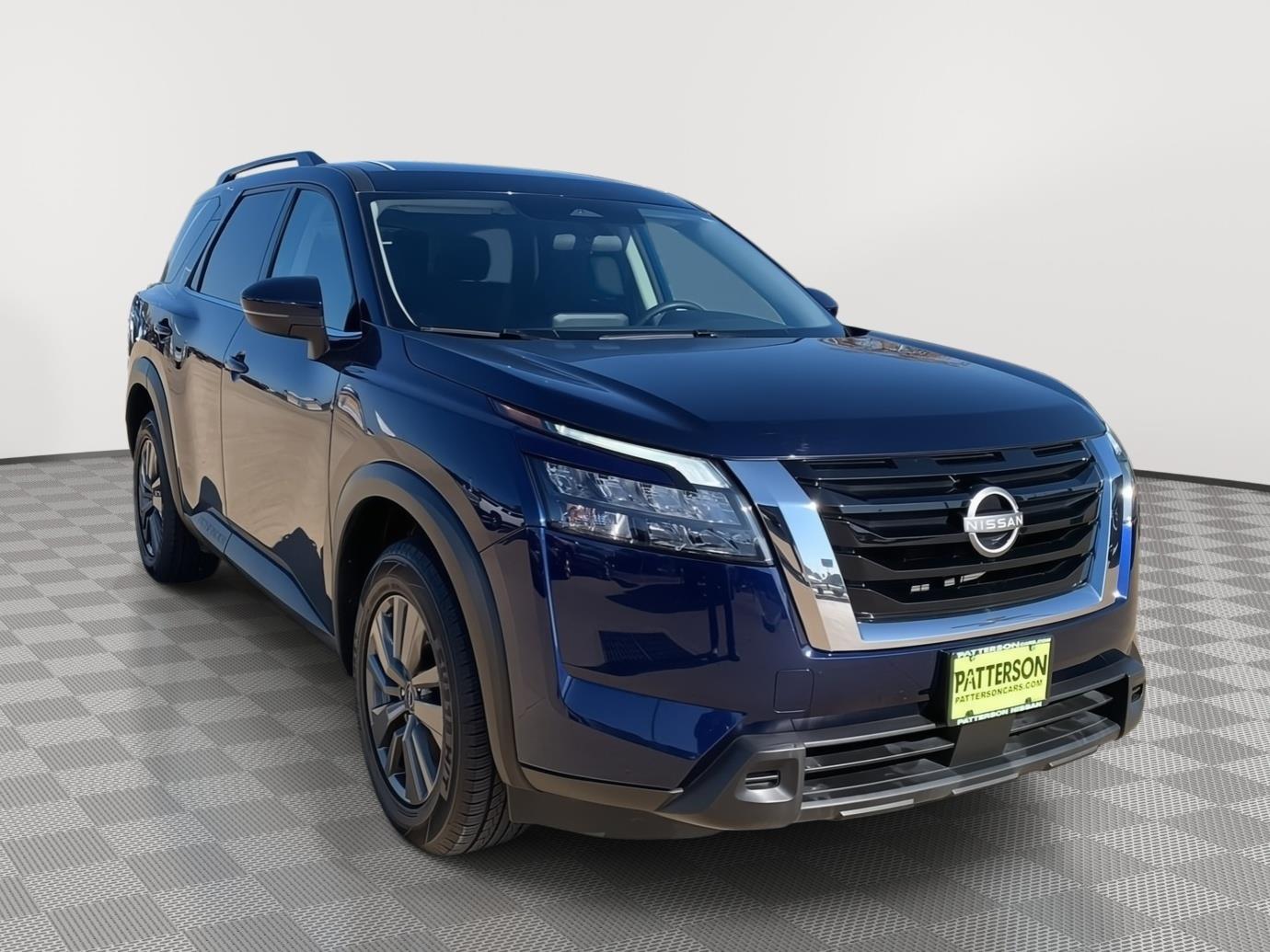 2024 Nissan Pathfinder SV's photo