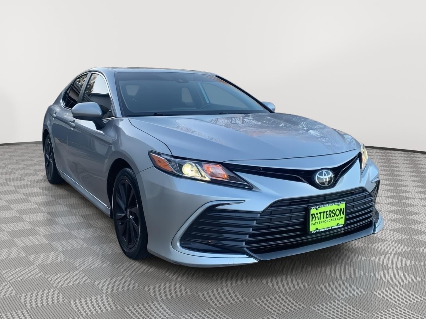 2022 Toyota Camry LE's photo