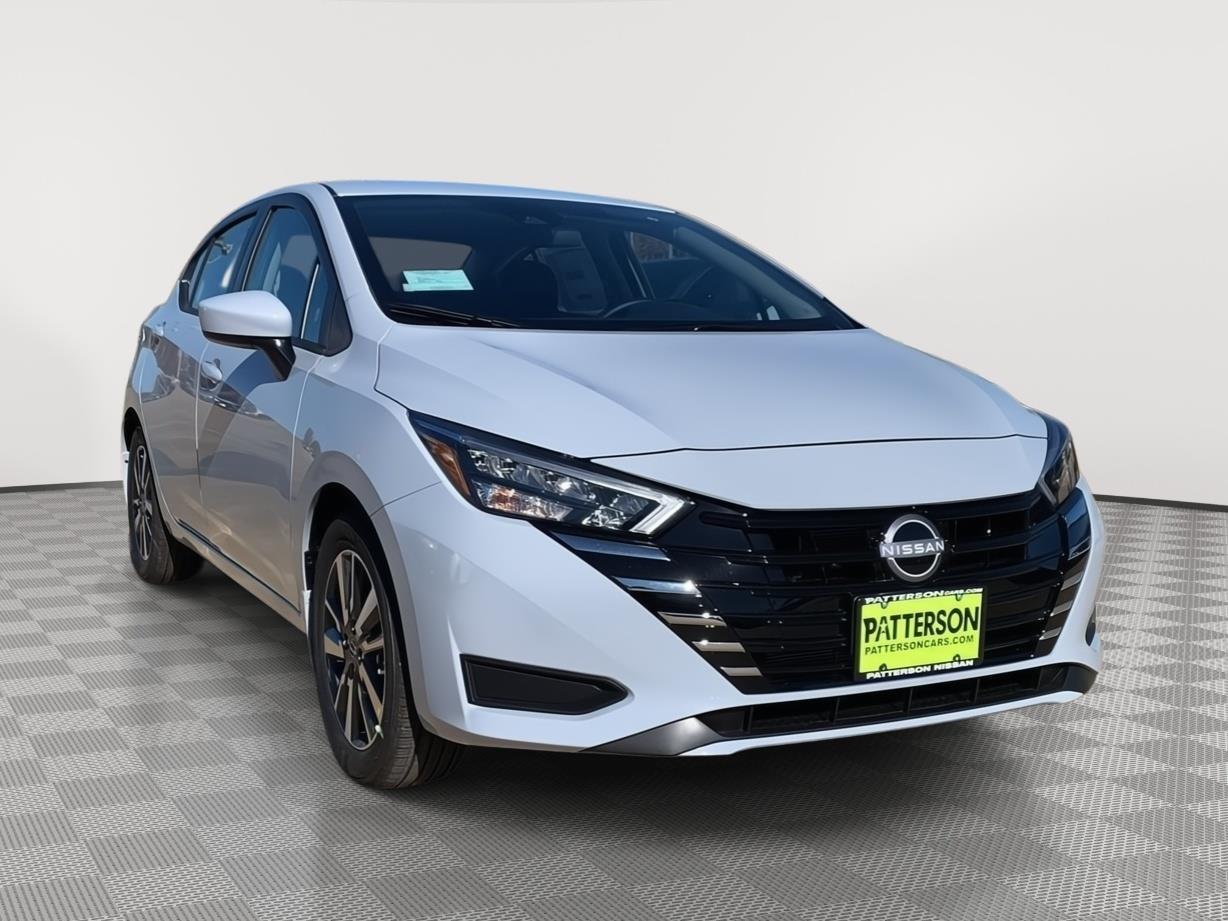 2025 Nissan Versa SV's photo