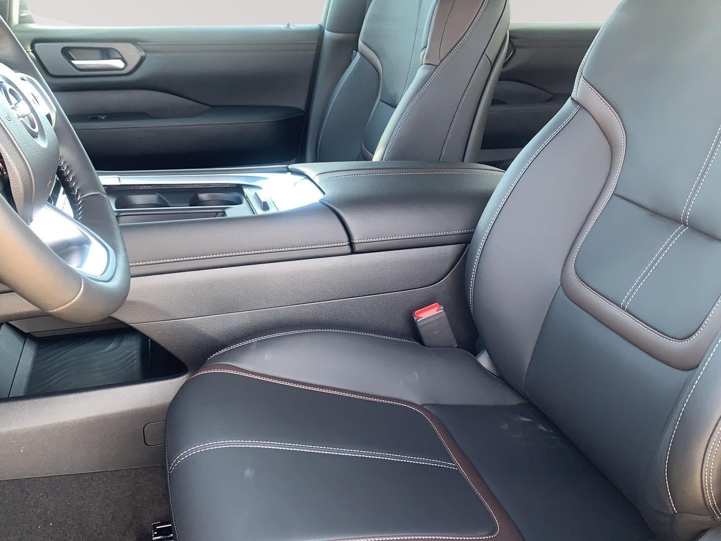 2025 Nissan Armada SL - Photo 15