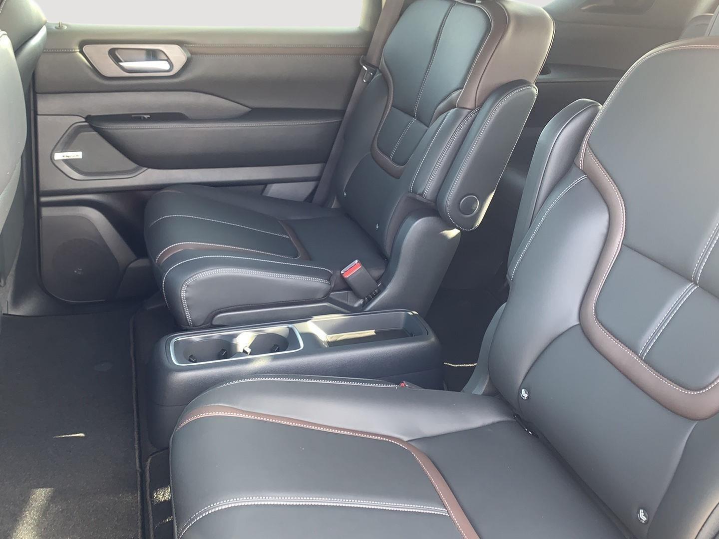 2025 Nissan Armada SL - Photo 17