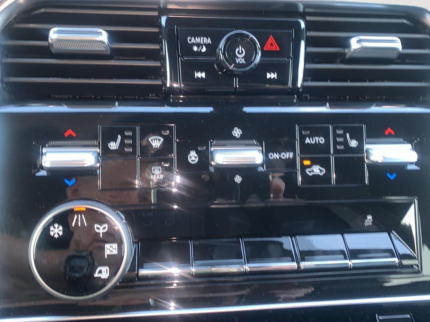 2025 Nissan Armada SL - Photo 8
