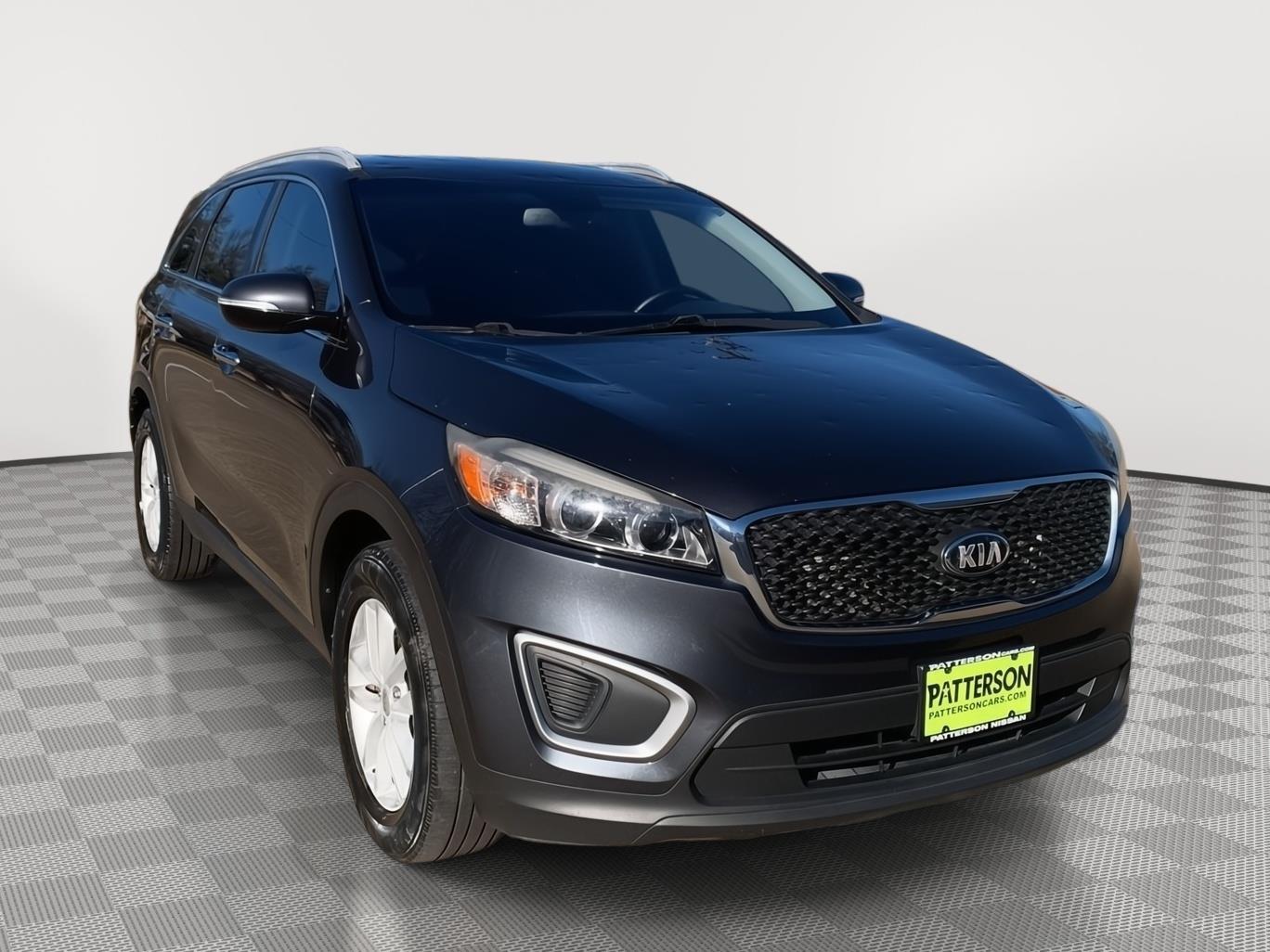 2017 Kia Sorento LX's photo