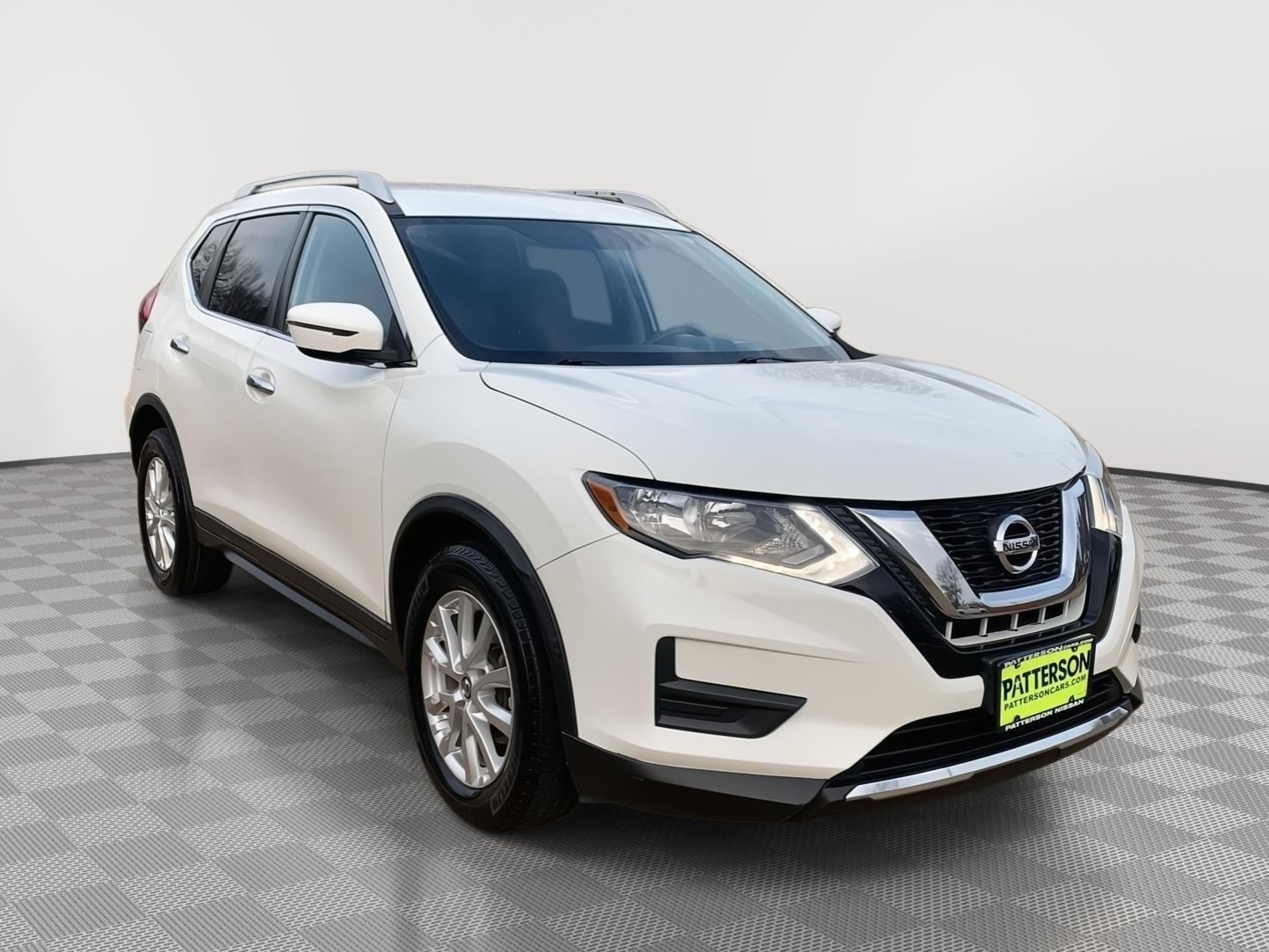 2017 Nissan Rogue SV's photo