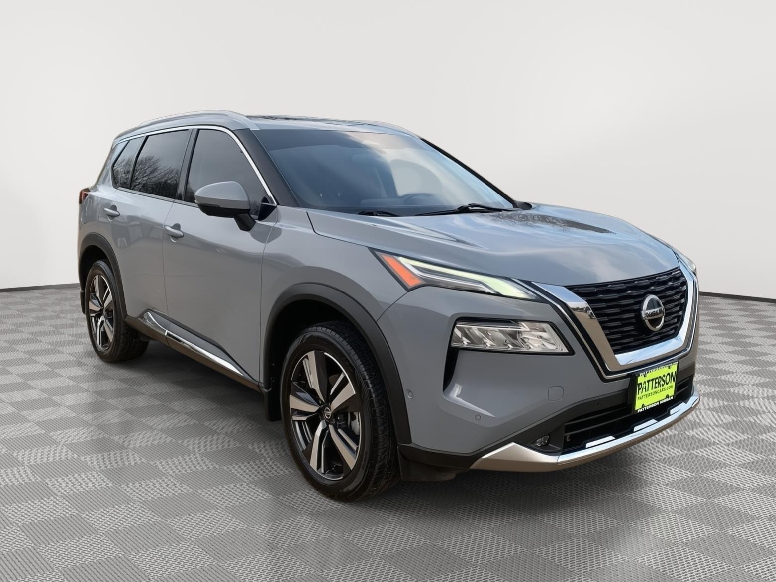 2021 Nissan Rogue Platinum's photo
