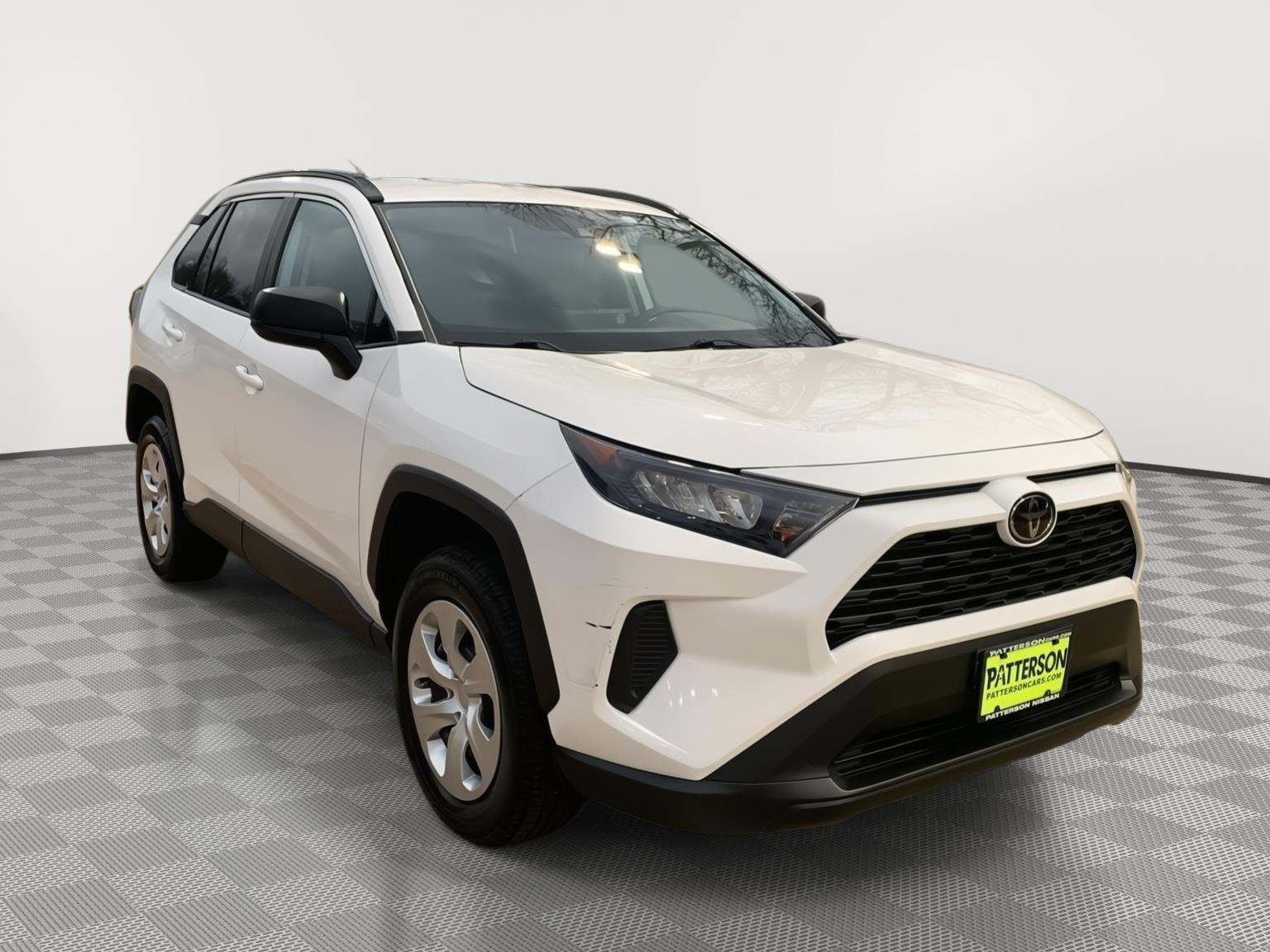 2021 Toyota RAV4 LE's photo