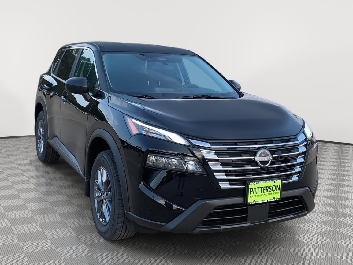 2026 Nissan Rogue S's photo