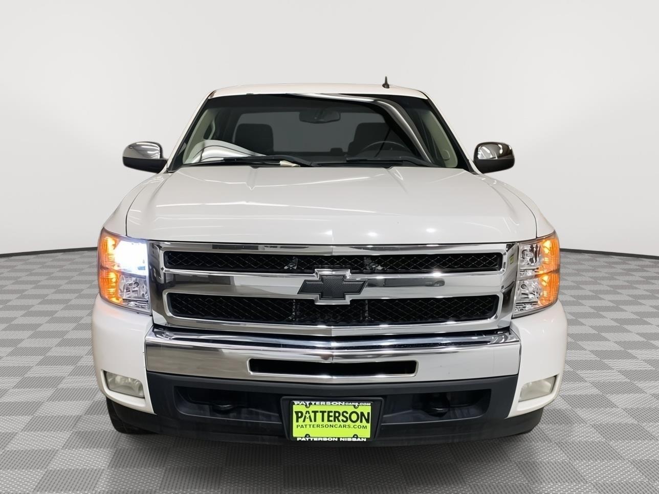 Used 2011 Chevrolet Silverado 1500 LT with VIN 3GCPCSE09BG267999 for sale in Longview, TX