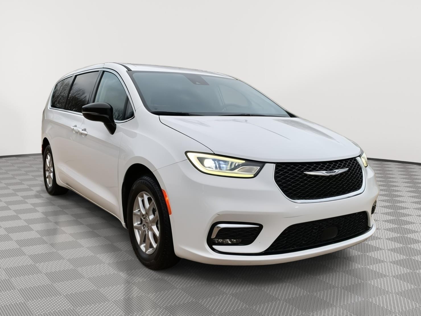 2024 Chrysler Pacifica