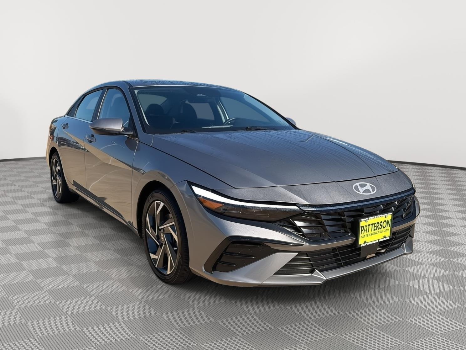 2025 Hyundai Elantra 2.0 Limited IVT's photo