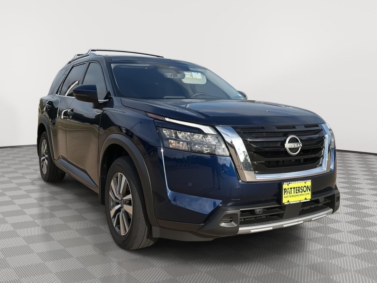 2025 Nissan Pathfinder SL 2WD's photo