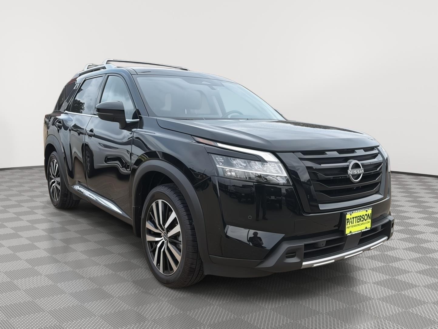 2024 Nissan Pathfinder Platinum 2WD's photo