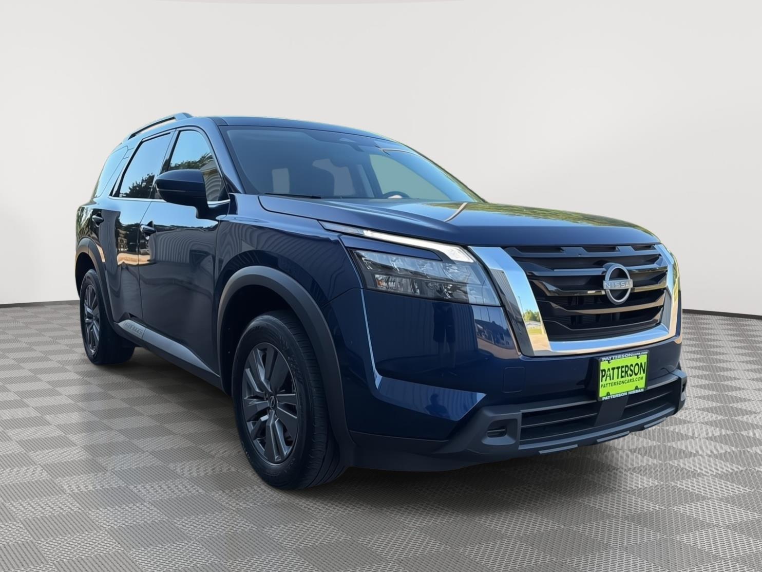 2025 Nissan Pathfinder SV 4WD's photo