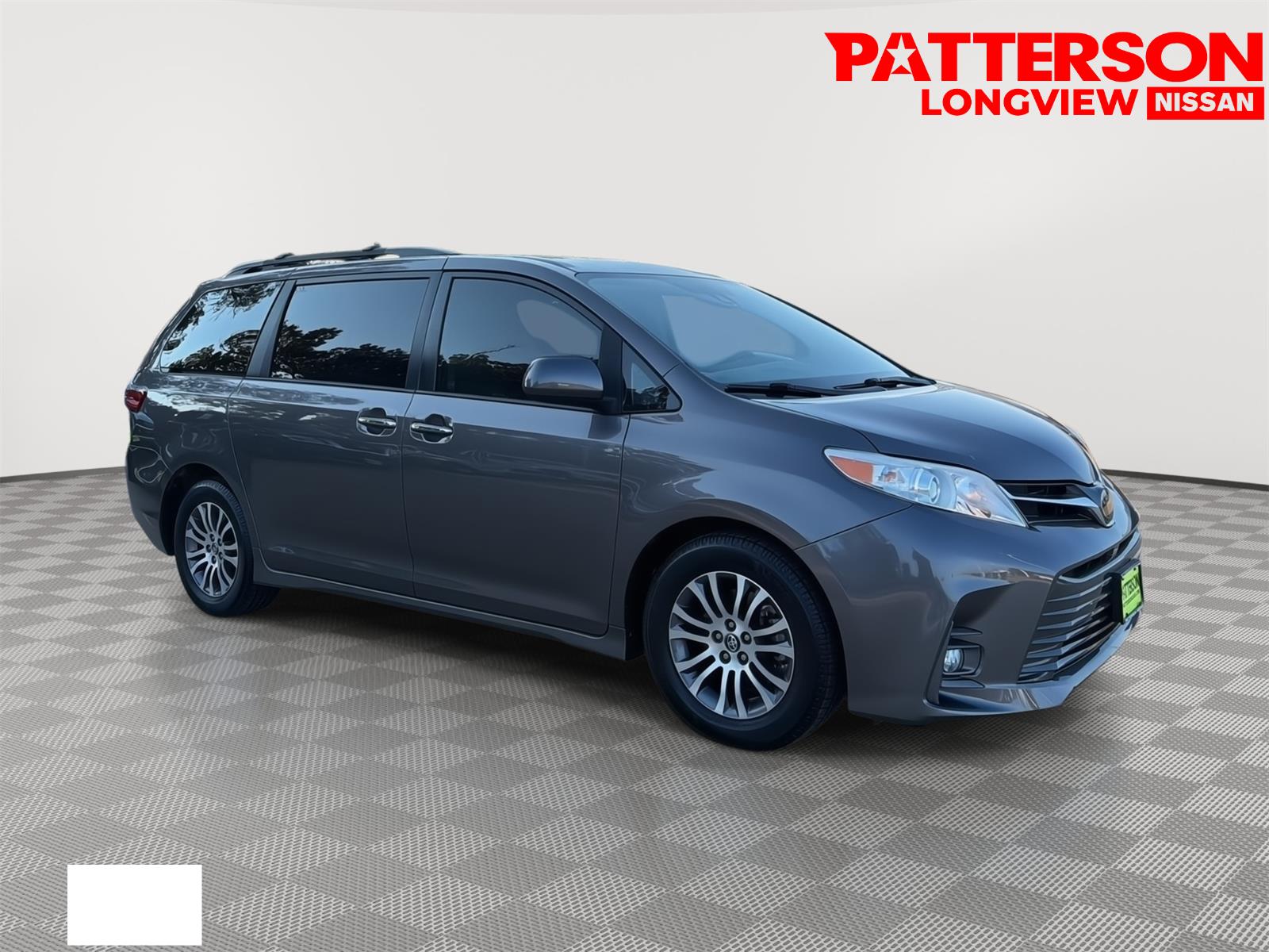 2020 Toyota Sienna XLE 7-Passenger FWD with Auto-Access Seat