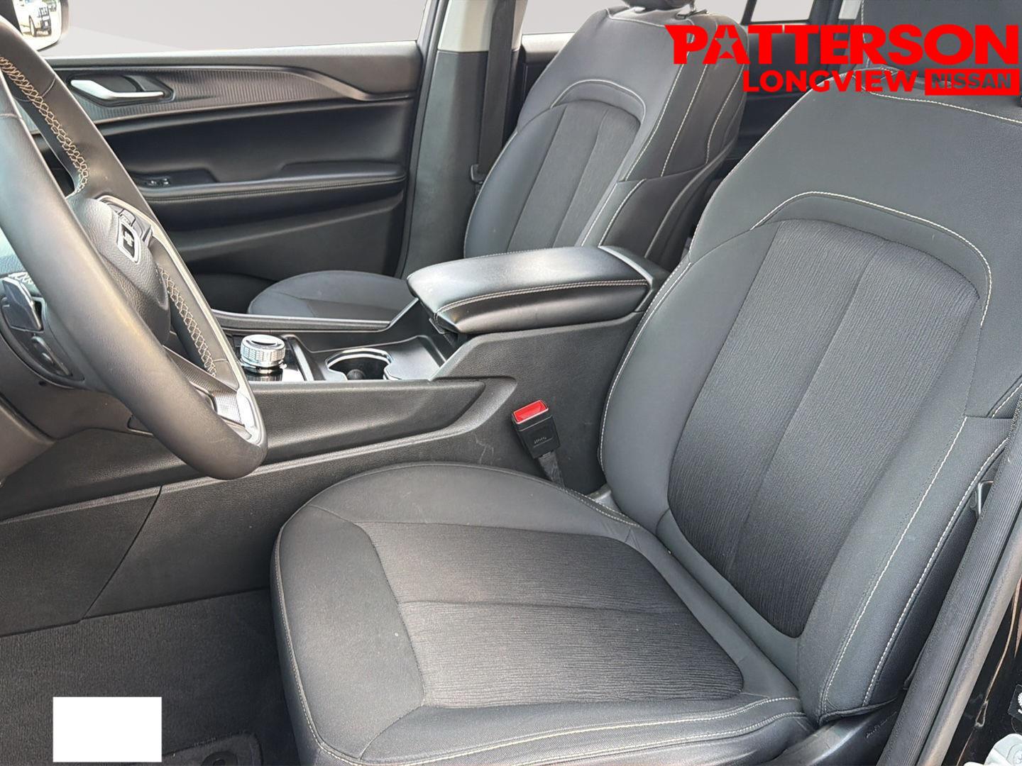 Used 2023 Diamond Black Crystal Pearlcoat Jeep Laredo image 15