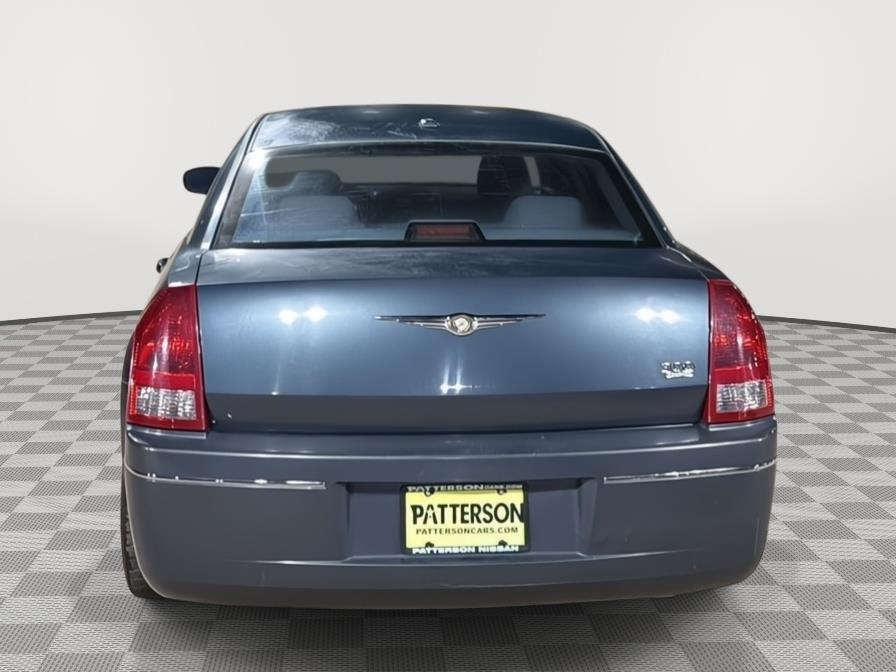 Used 2007 Steel Blue Metallic Chrysler Touring image 3