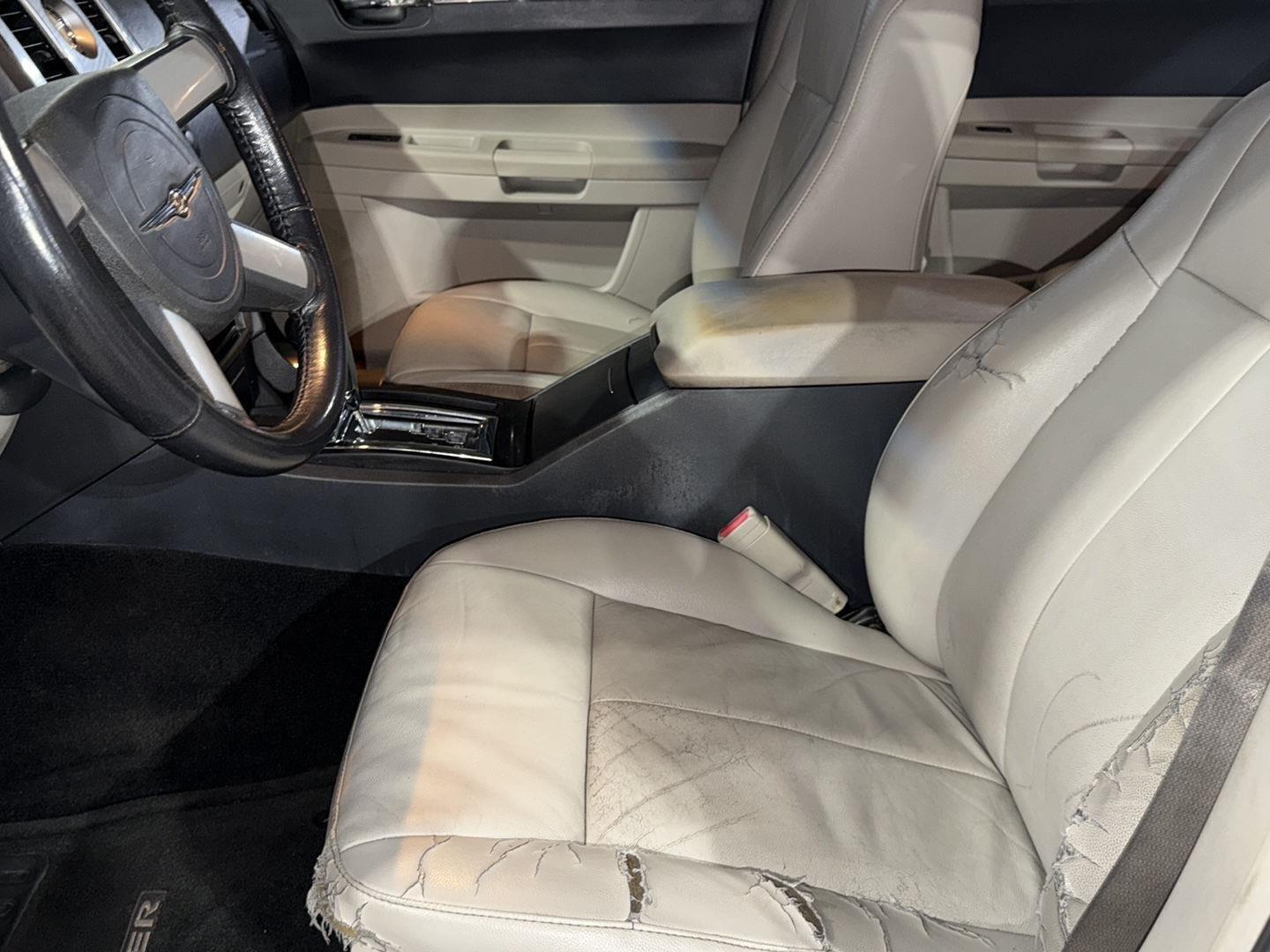 Used 2007 Steel Blue Metallic Chrysler Touring image 13