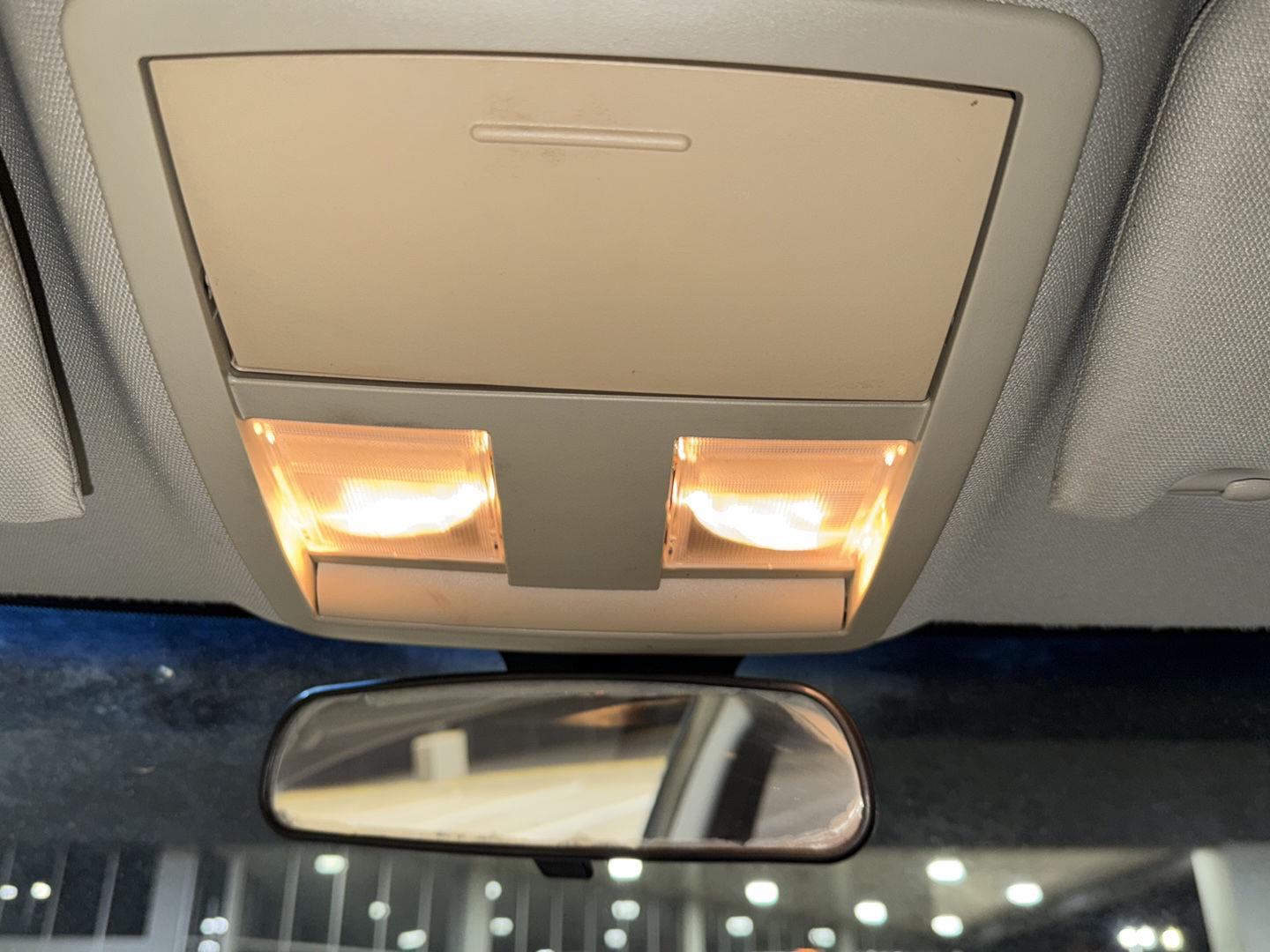 Used 2007 Steel Blue Metallic Chrysler Touring image 8