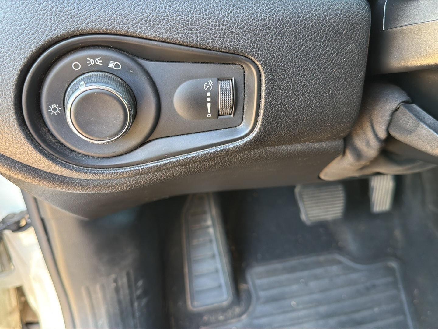 2017 Jeep Renegade Sport - Photo 8