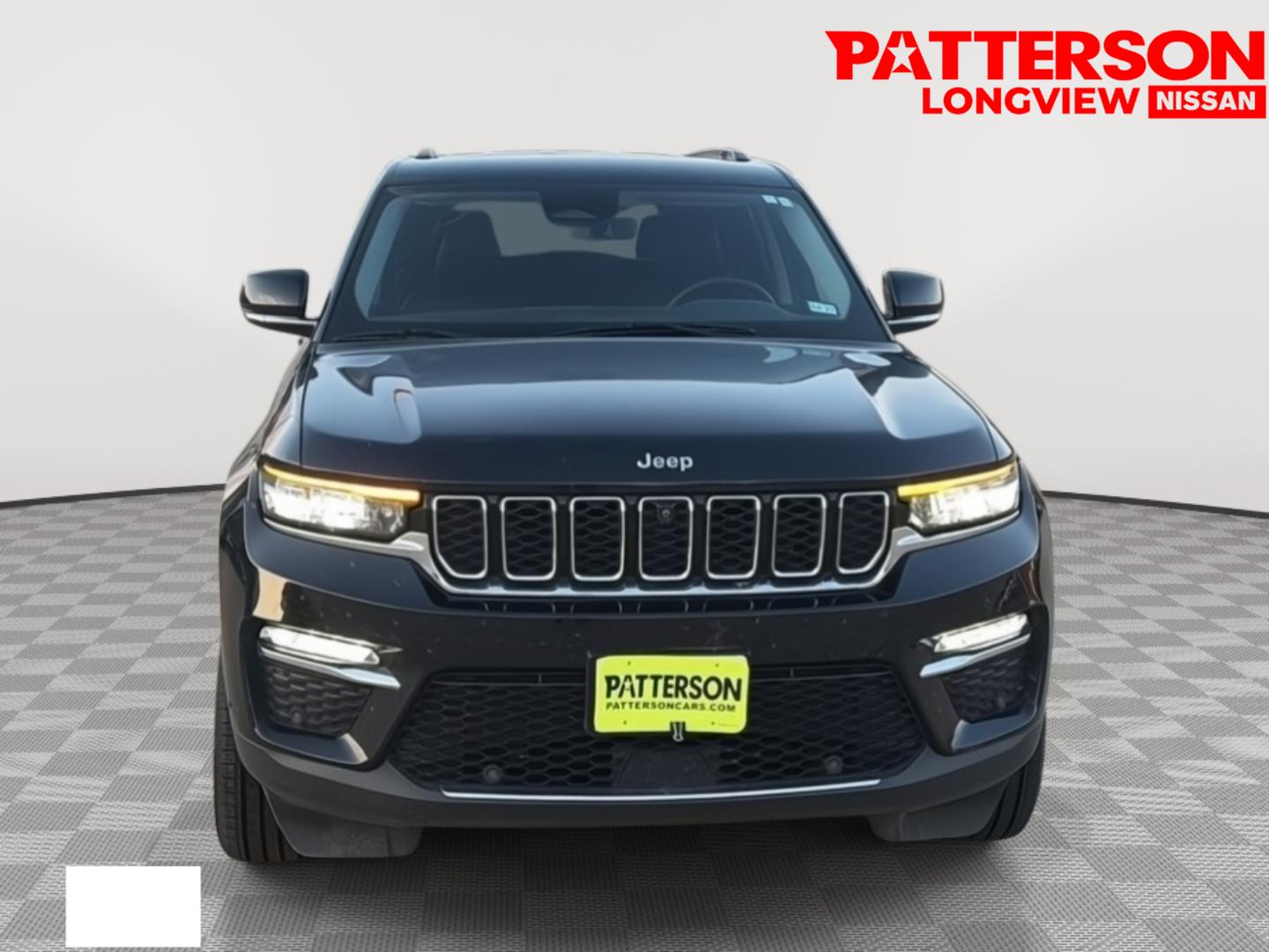 Used 2023 Diamond Black Crystal Pearlcoat Jeep Limited image 3