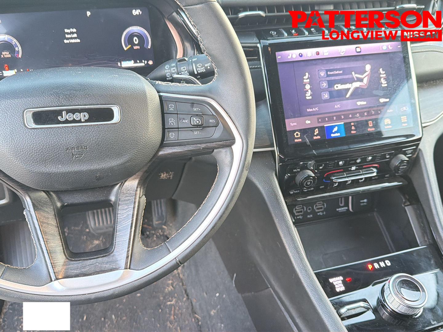 Used 2023 Diamond Black Crystal Pearlcoat Jeep Limited image 15