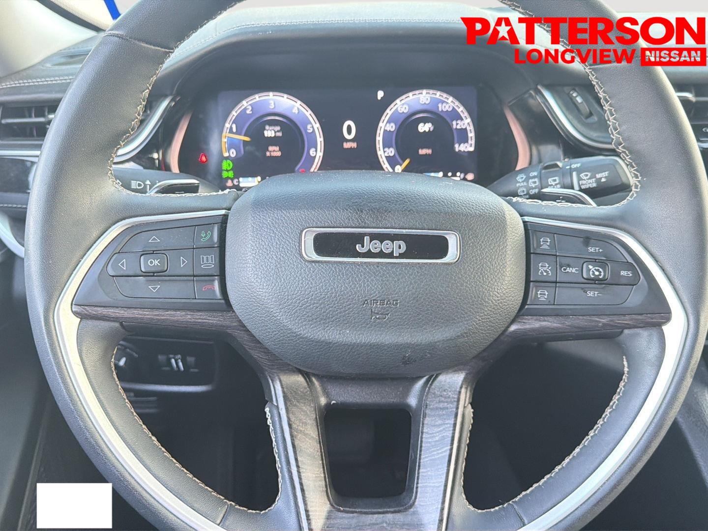 Used 2023 Diamond Black Crystal Pearlcoat Jeep Limited image 14
