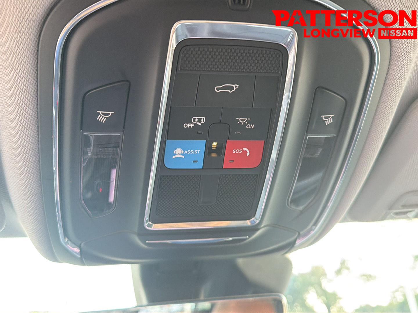 Used 2023 Diamond Black Crystal Pearlcoat Jeep Limited image 12