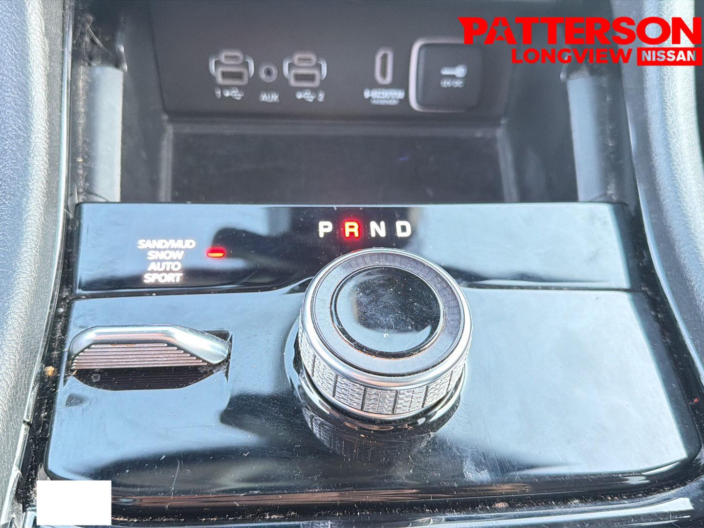 Used 2023 Diamond Black Crystal Pearlcoat Jeep Limited image 13