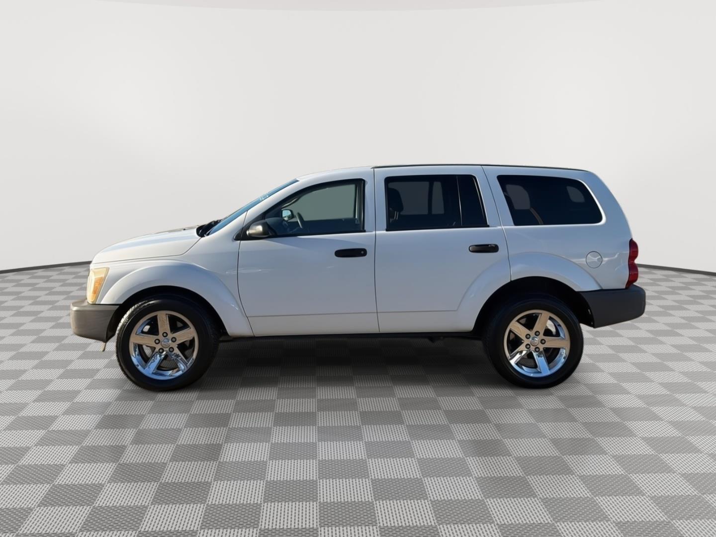 Used 2005 Dodge Durango SXT with VIN 1D4HD38N25F551787 for sale in Longview, TX
