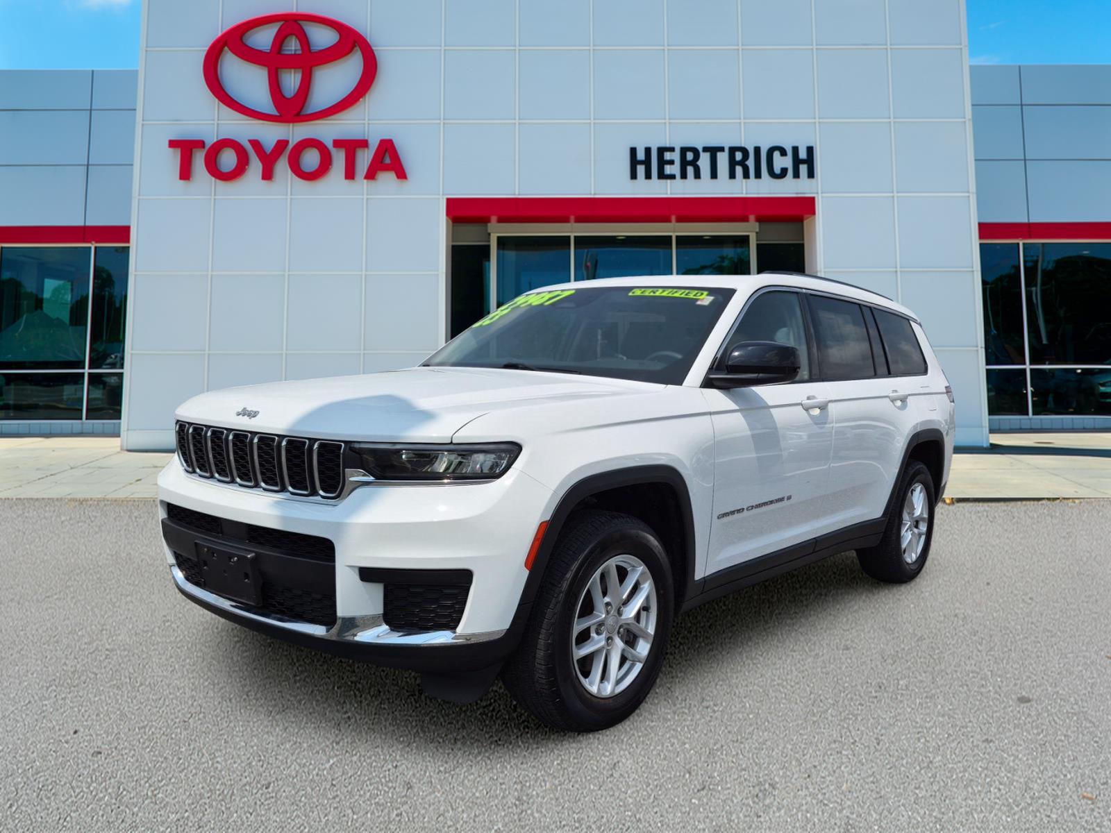 Bright White Clearcoat 2023 Jeep Grand Cherokee L SUV / Crossover Four-Wheel Drive 8-Speed Automatic