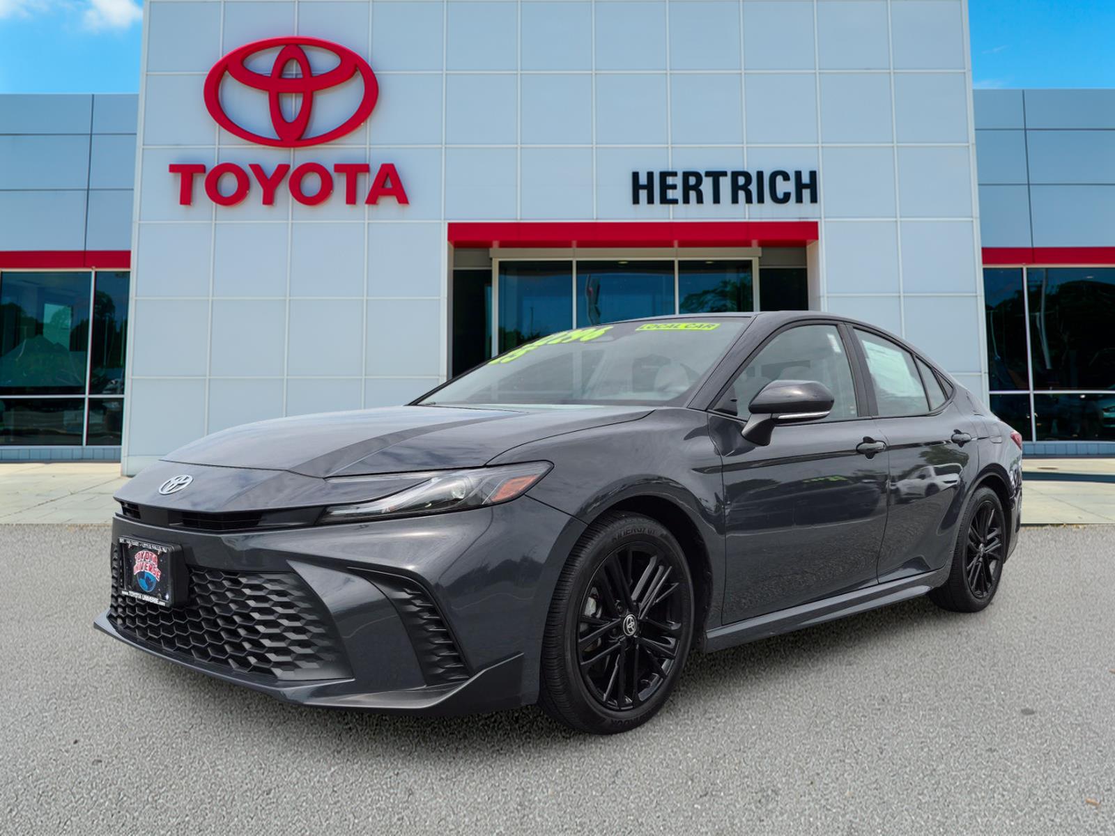 2025 Toyota Camry SE FWD
