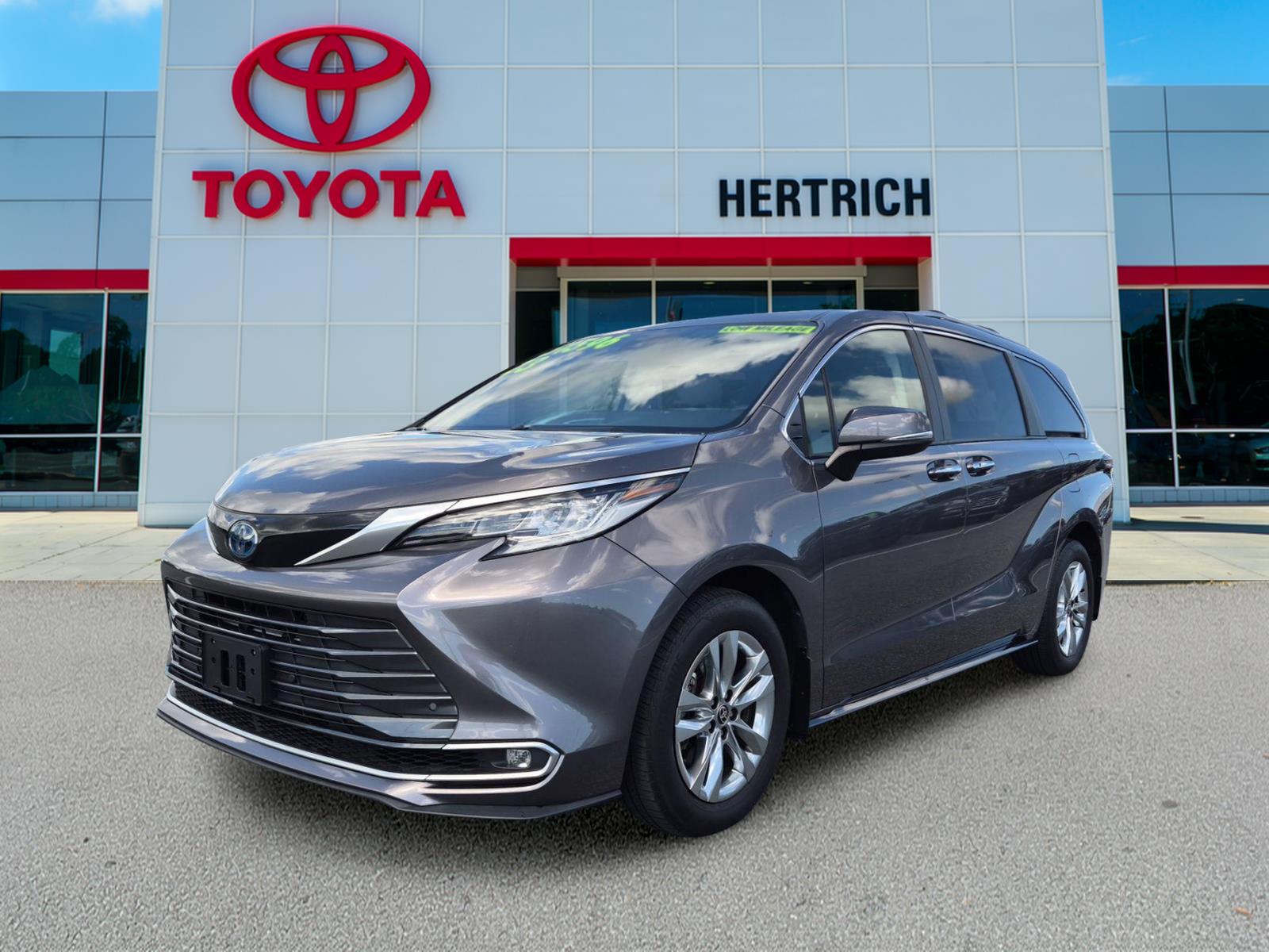 Predawn Gray Mica 2023 Toyota Sienna Minivan Front-Wheel Drive Continuously Variable Transmission