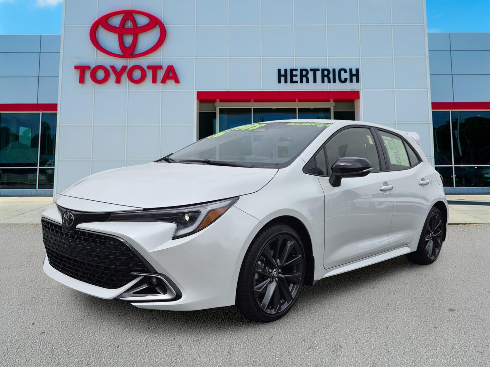 2026 Toyota Corolla Hatchback XSE FWD   