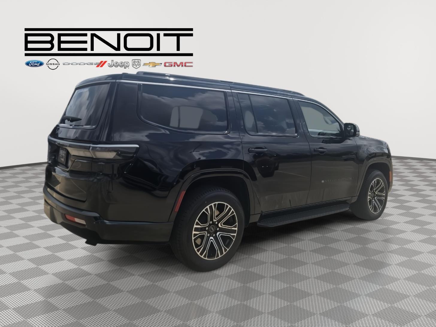 View vehicle photo 5