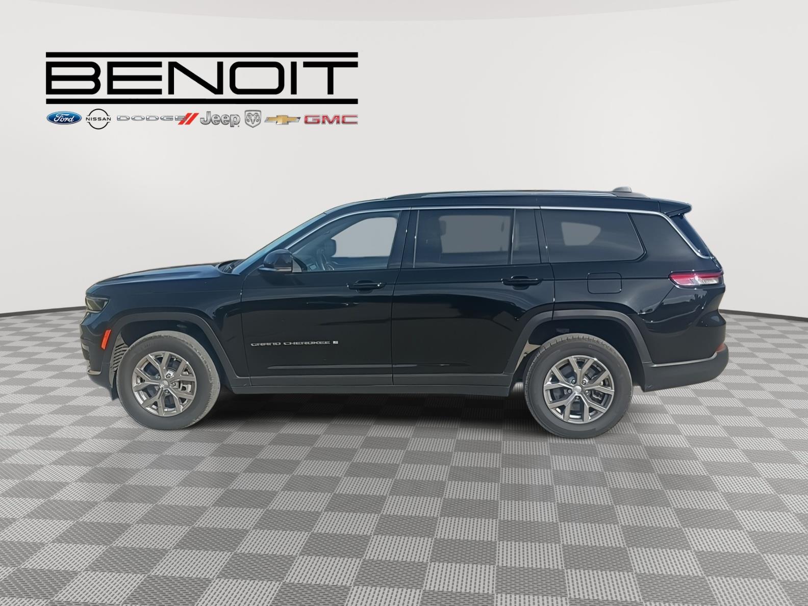 Diamond Black Crystal Pearlcoat 2022 Jeep Grand Cherokee L Limited 4WD SUV / Crossover Four-Wheel Drive 8-Speed Automatic