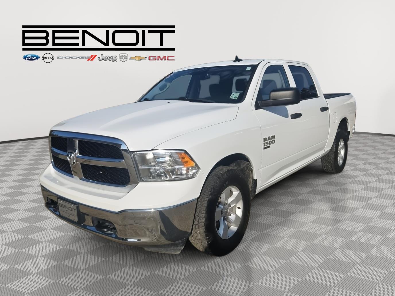 2022 RAM 1500 Classic SLT Crew Cab 4WD