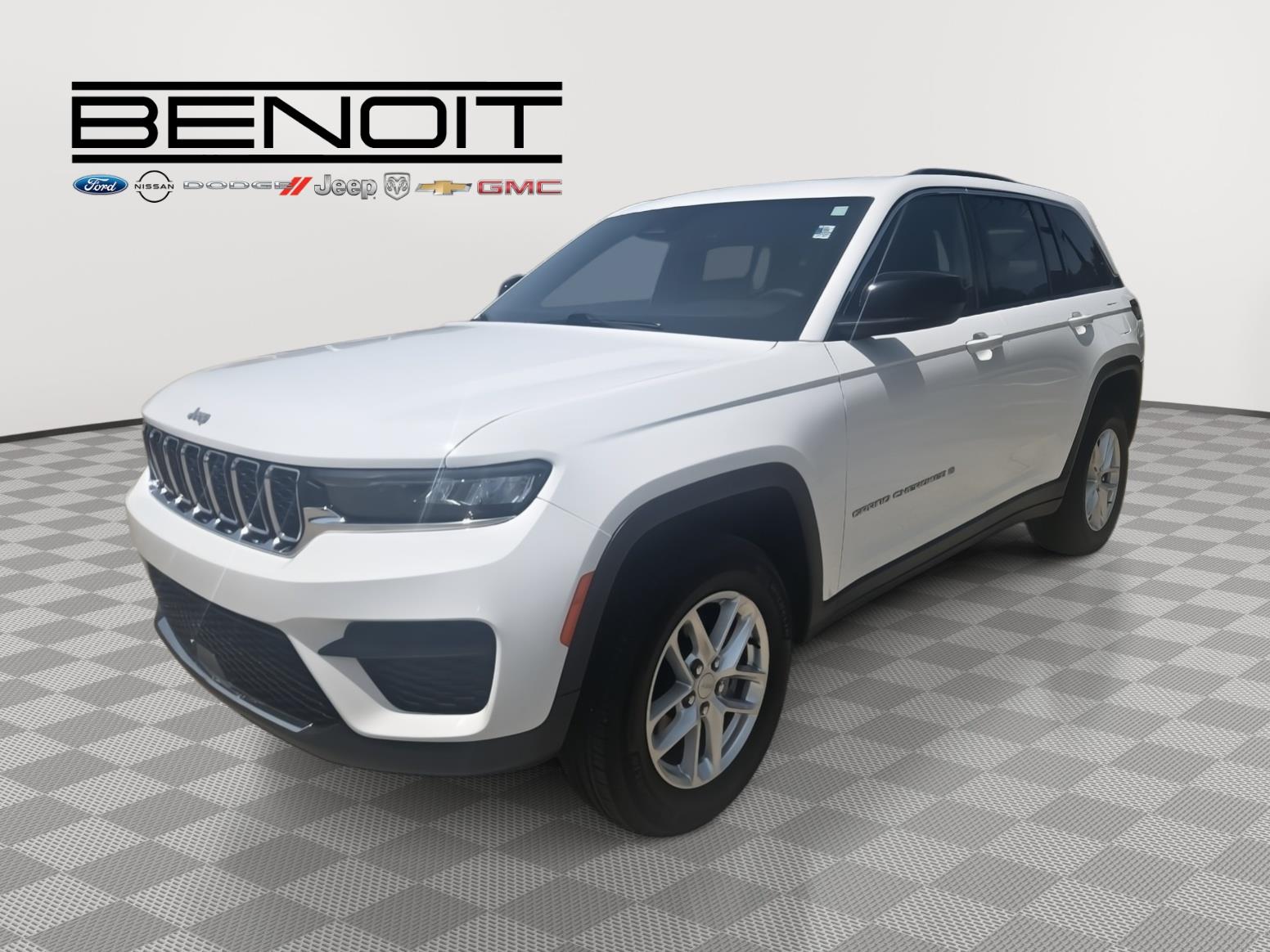  2025 Jeep Grand Cherokee Laredo X RWD   