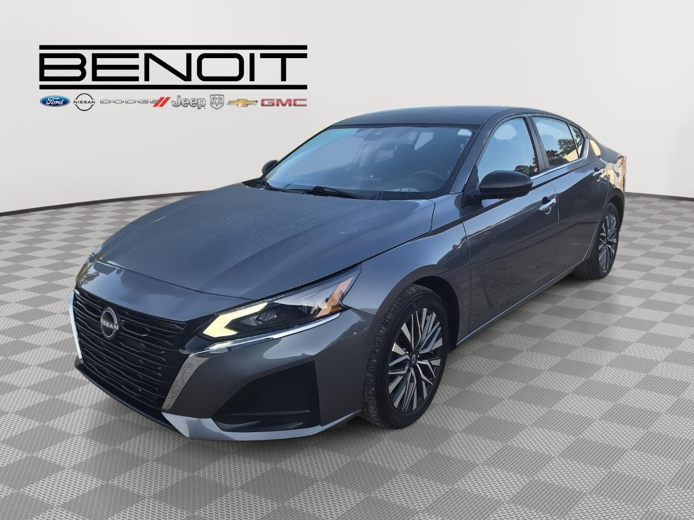 Gray (Gun Metallic) 2025 Nissan Altima Sedan Front-Wheel Drive Continuously Variable Transmission