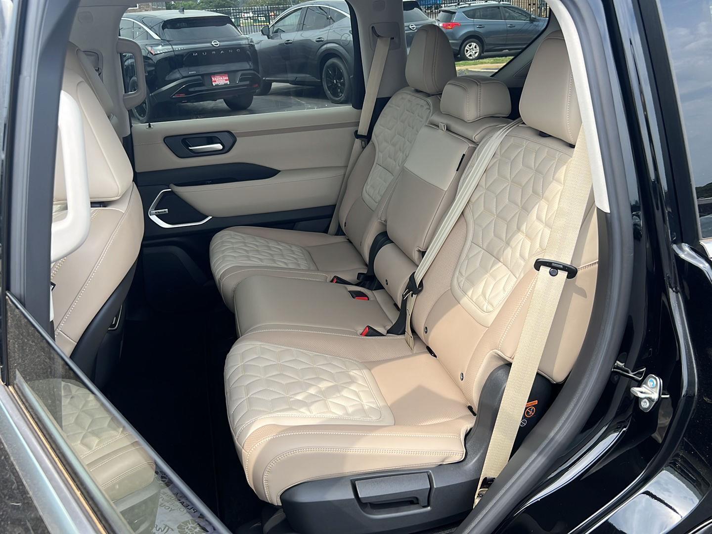 2025 Nissan Armada Platinum Reserve - Photo 12
