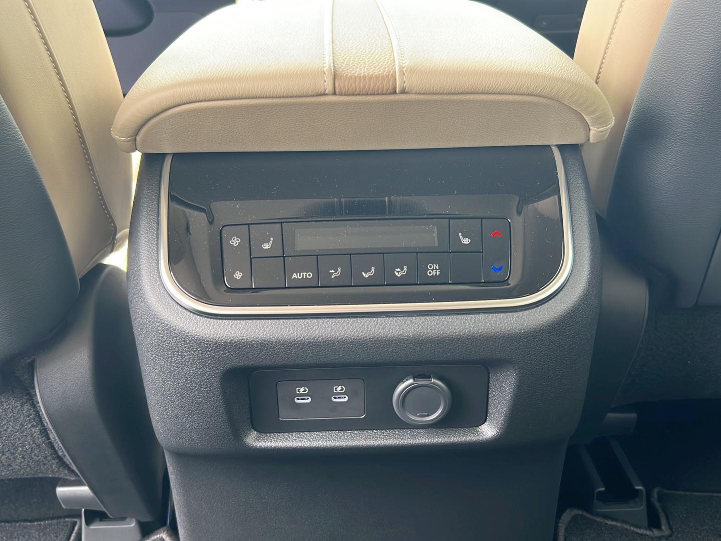 2025 Nissan Armada Platinum Reserve - Photo 17