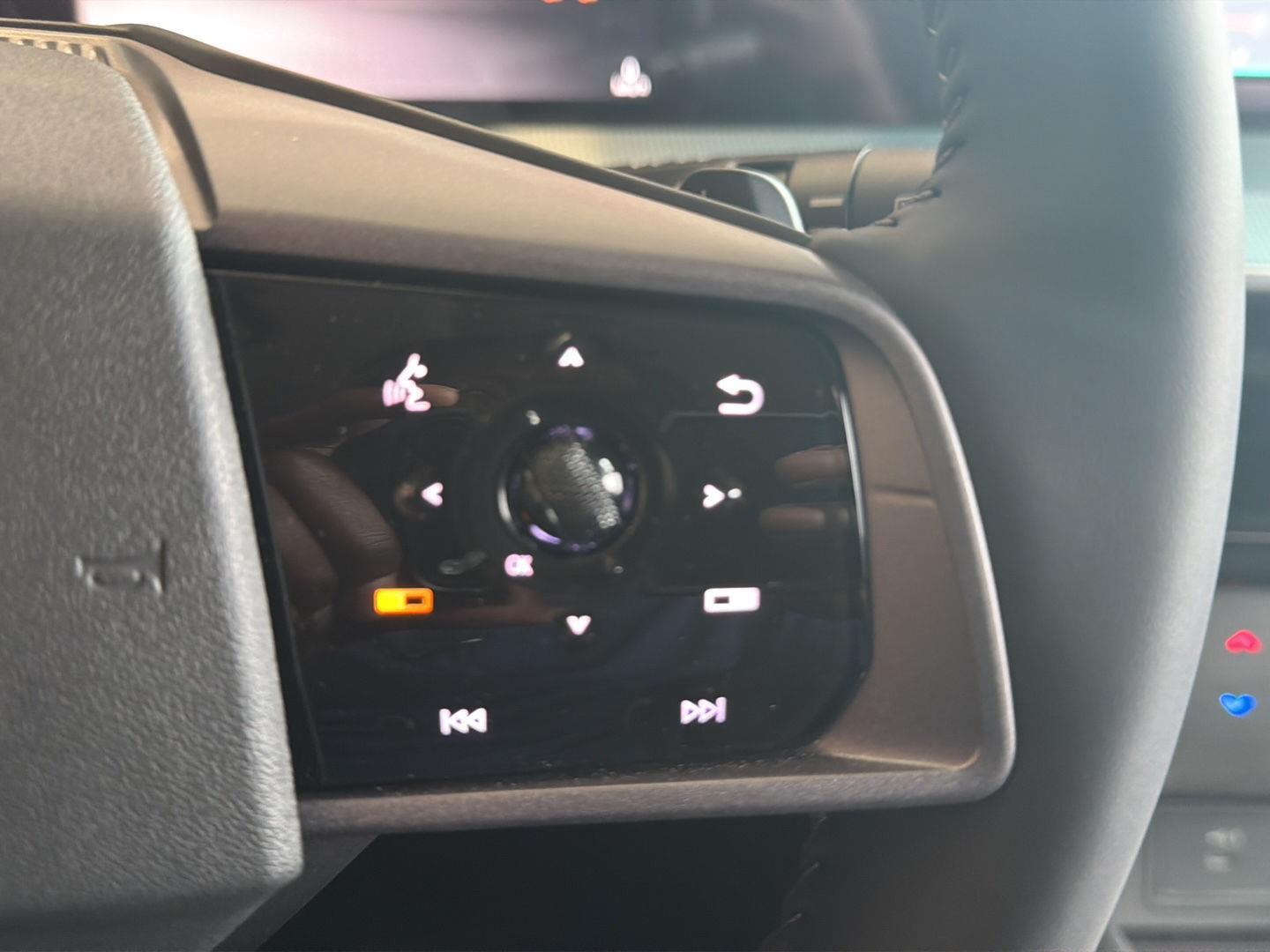 2025 Nissan Murano SL - Photo 14