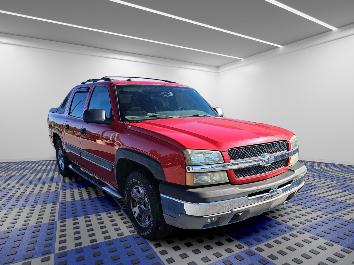 Victory Red 2004 Chevrolet Avalanche Pickup Truck Rear-Wheel Drive 4-Speed Automatic Overdrive