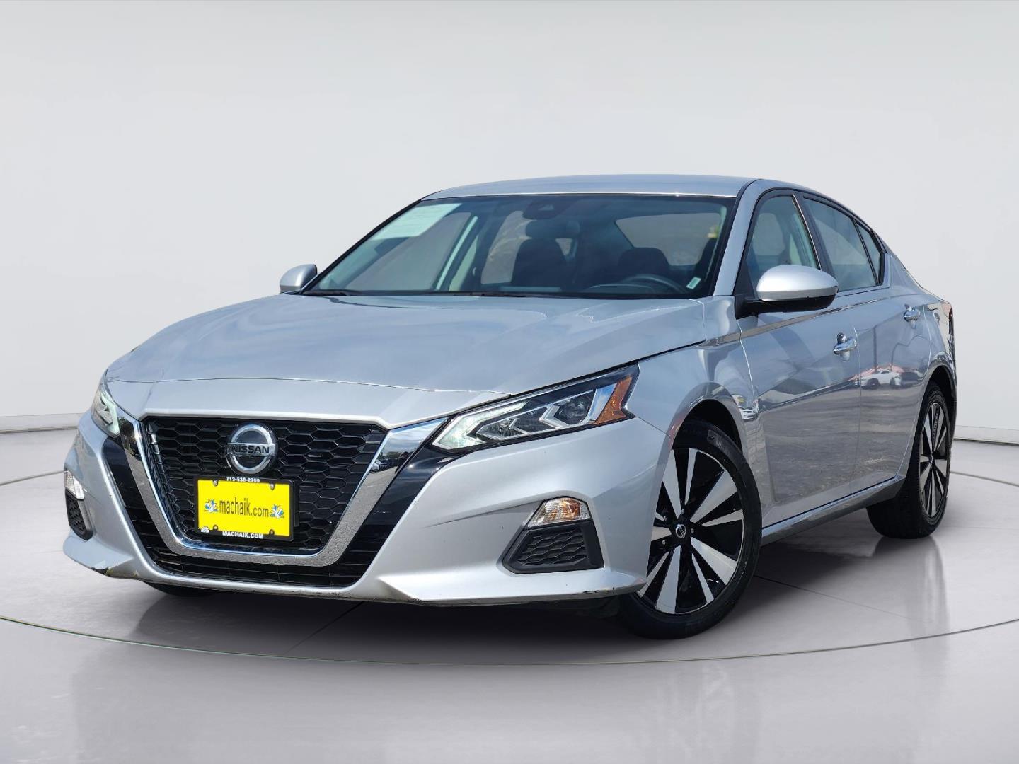 Brilliant Silver Metallic 2022 Nissan Altima Sedan Front-Wheel Drive Continuously Variable Transmission