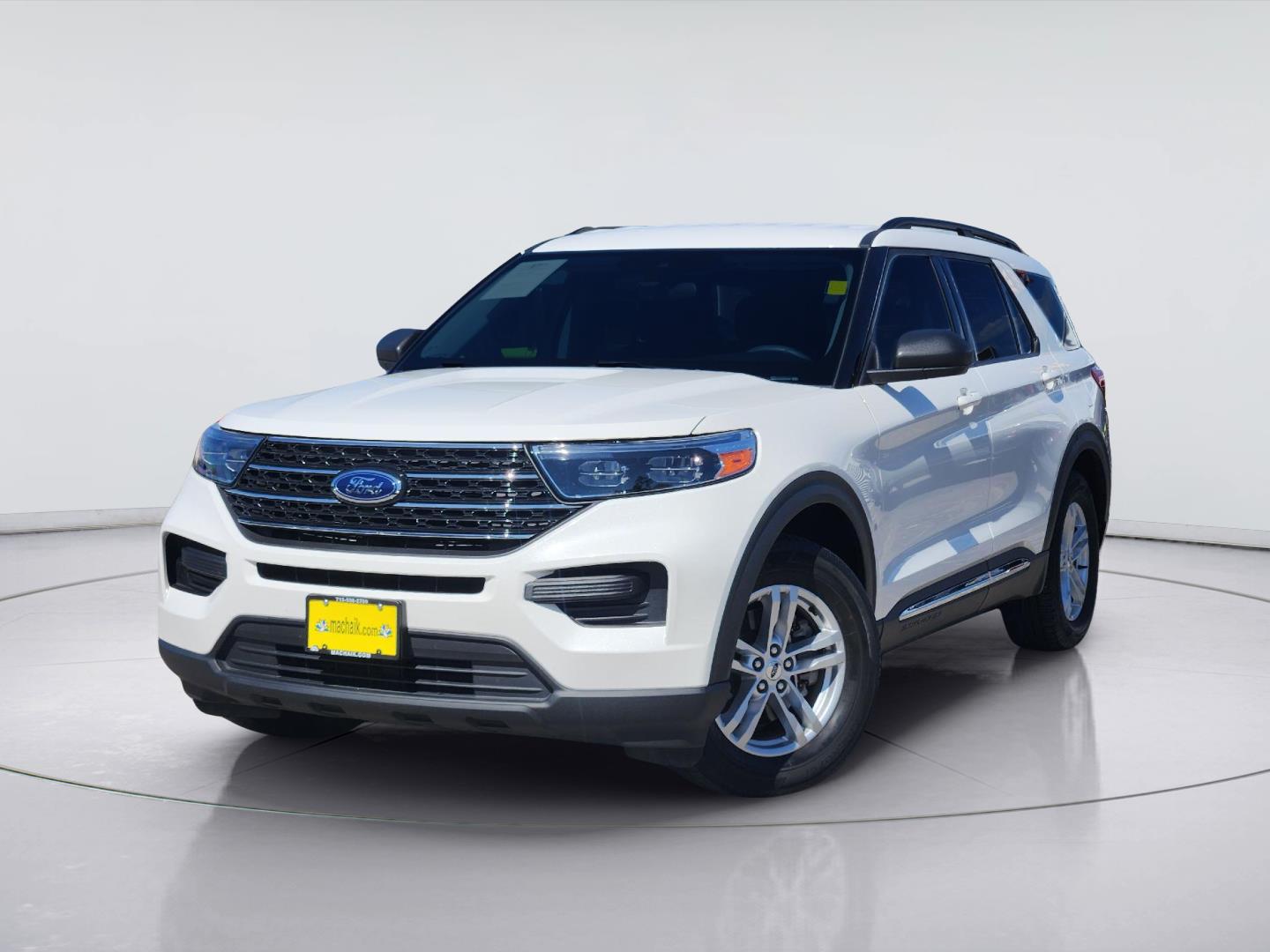 Star White Metallic Tri-Coat 2024 Ford Explorer SUV / Crossover Rear-Wheel Drive Automatic