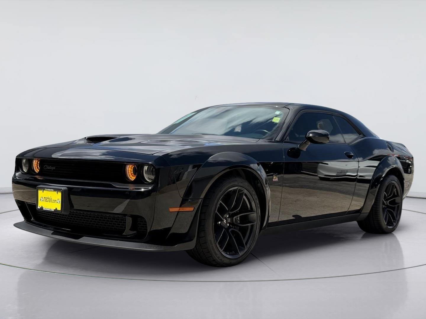 Pitch Black Clearcoat 2022 Dodge Challenger Coupe Rear-Wheel Drive 8-Speed Automatic