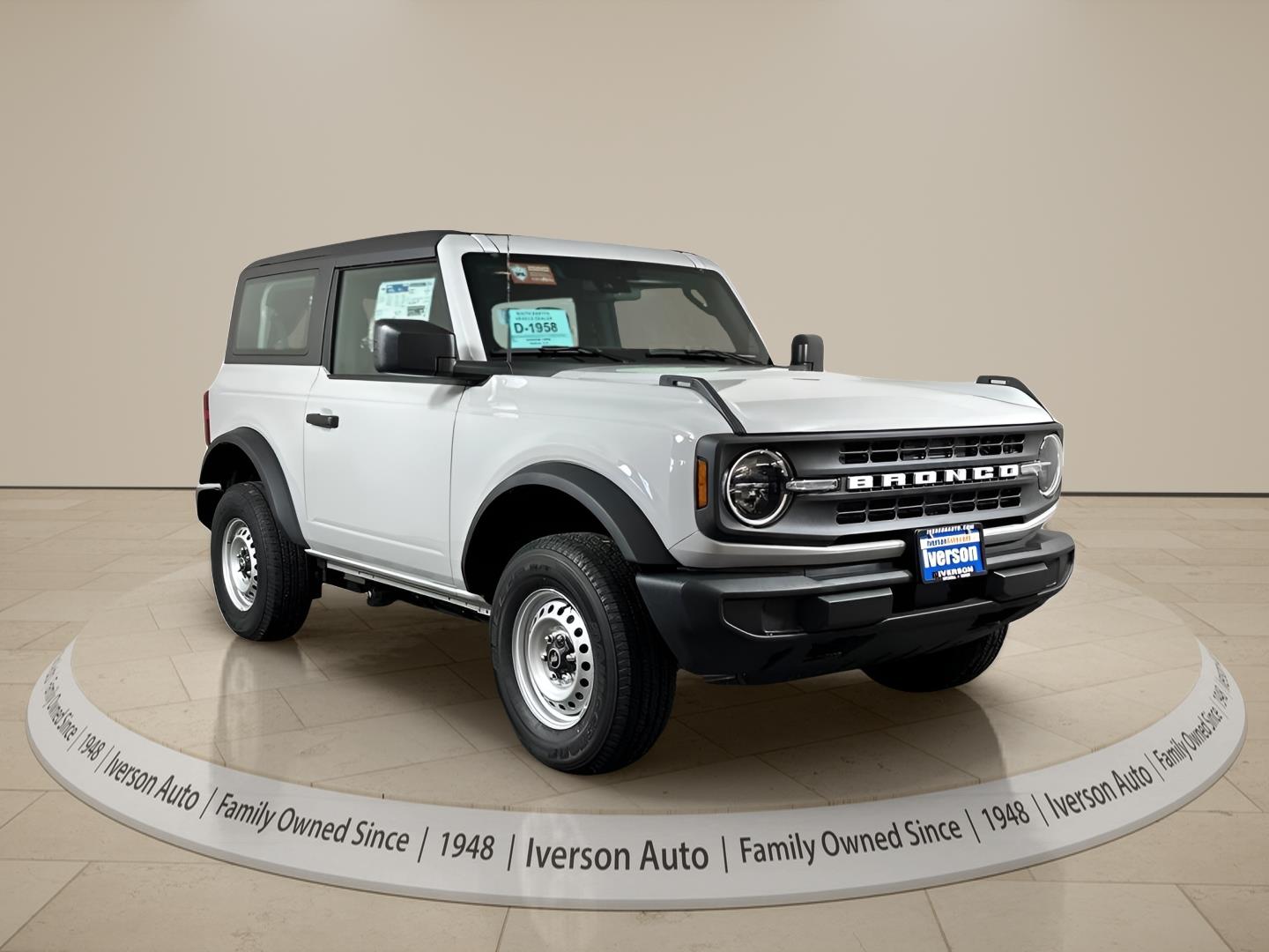 Avalanche Gray 2026 Ford Bronco SUV / Crossover Four-Wheel Drive 7-Speed Manual
