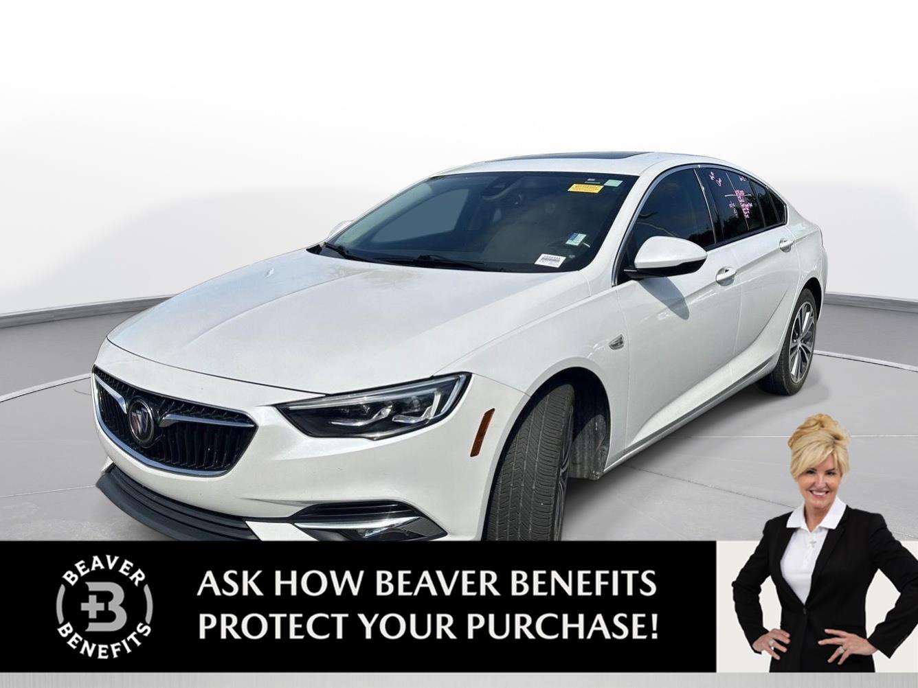 White Frost Tricoat 2018 Buick Regal Sportback Essence FWD Sedan Front-Wheel Drive 9-Speed Automatic