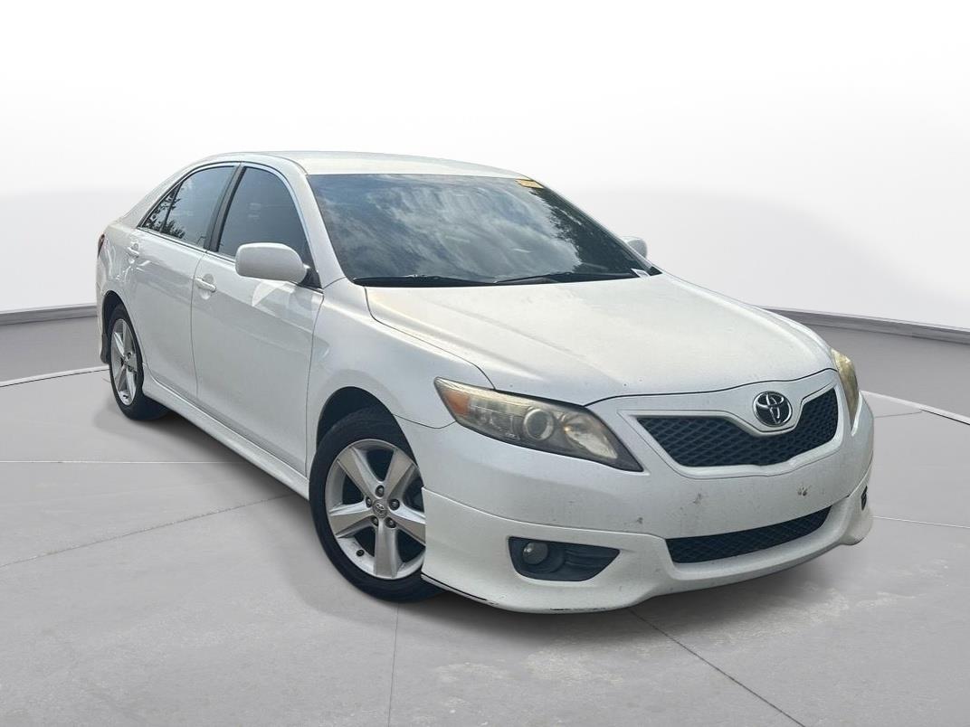Used 2011 Super White Toyota SE image 4