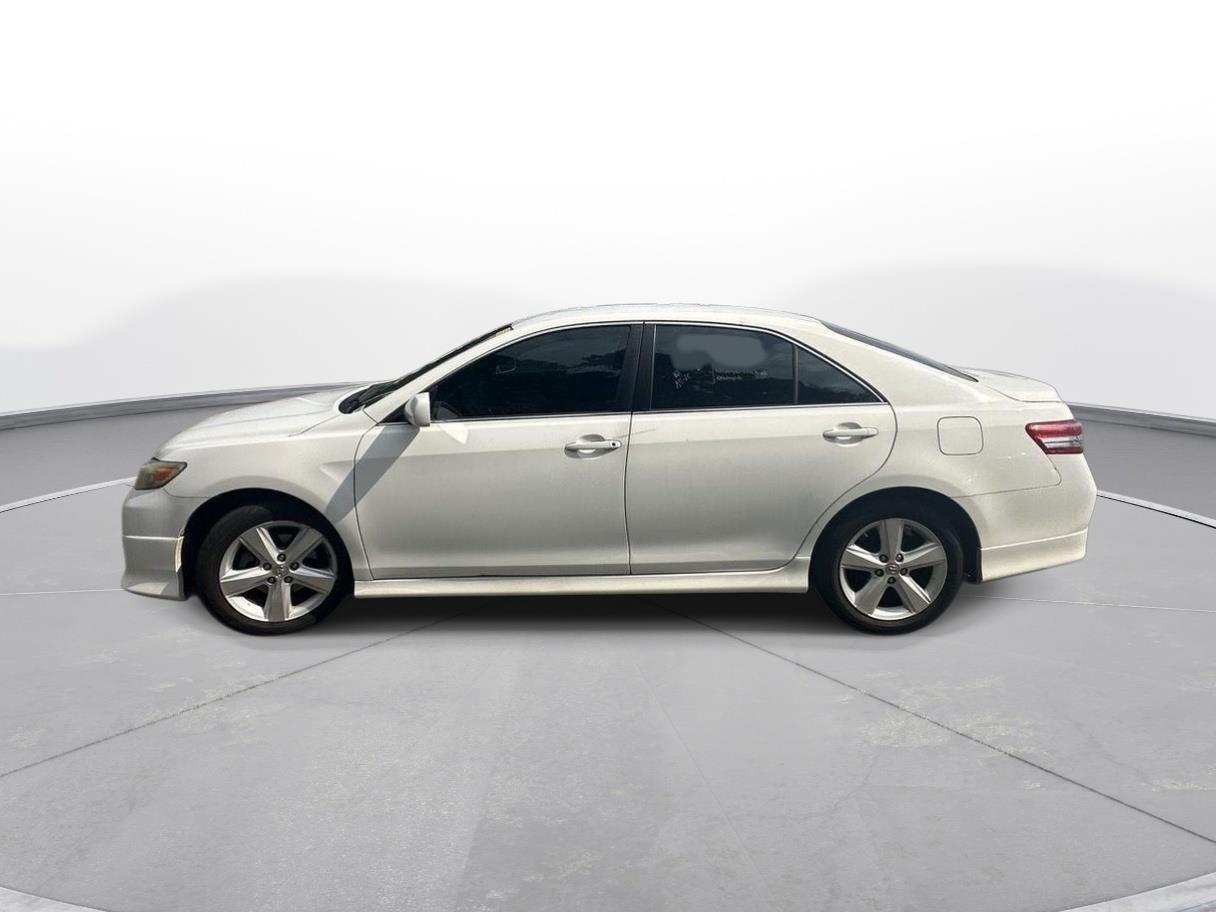 Used 2011 Super White Toyota SE image 9